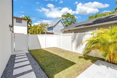 151 17th Avenue N St Petersburg FL 33704