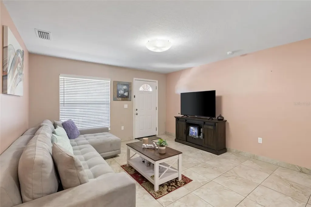 4704 Town N Country Boulevard Tampa FL 33615