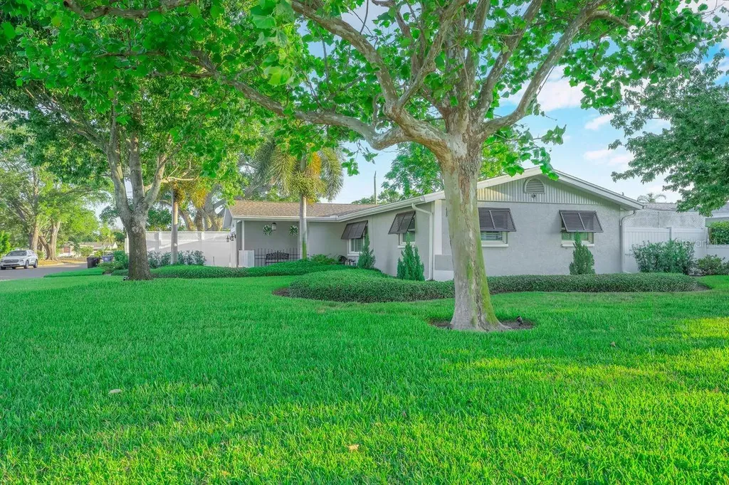 1150 48th Street N St Petersburg FL 33713