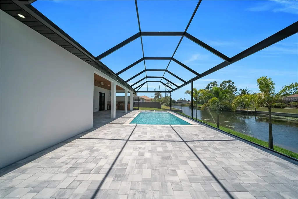 1114 SW 8th Place Cape Coral FL 33991