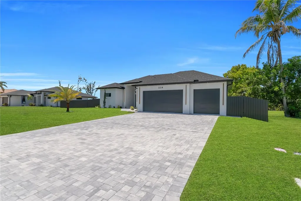 1114 SW 8th Place Cape Coral FL 33991