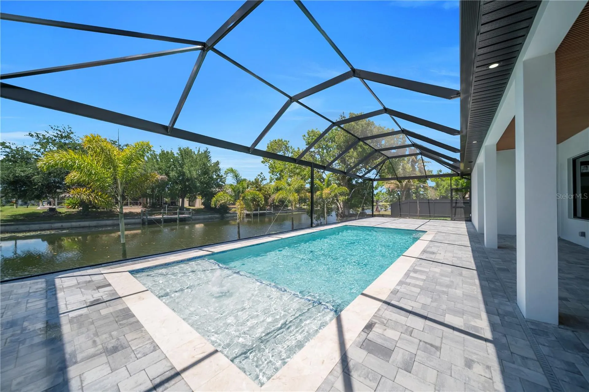 1114 SW 8th Place Cape Coral FL 33991