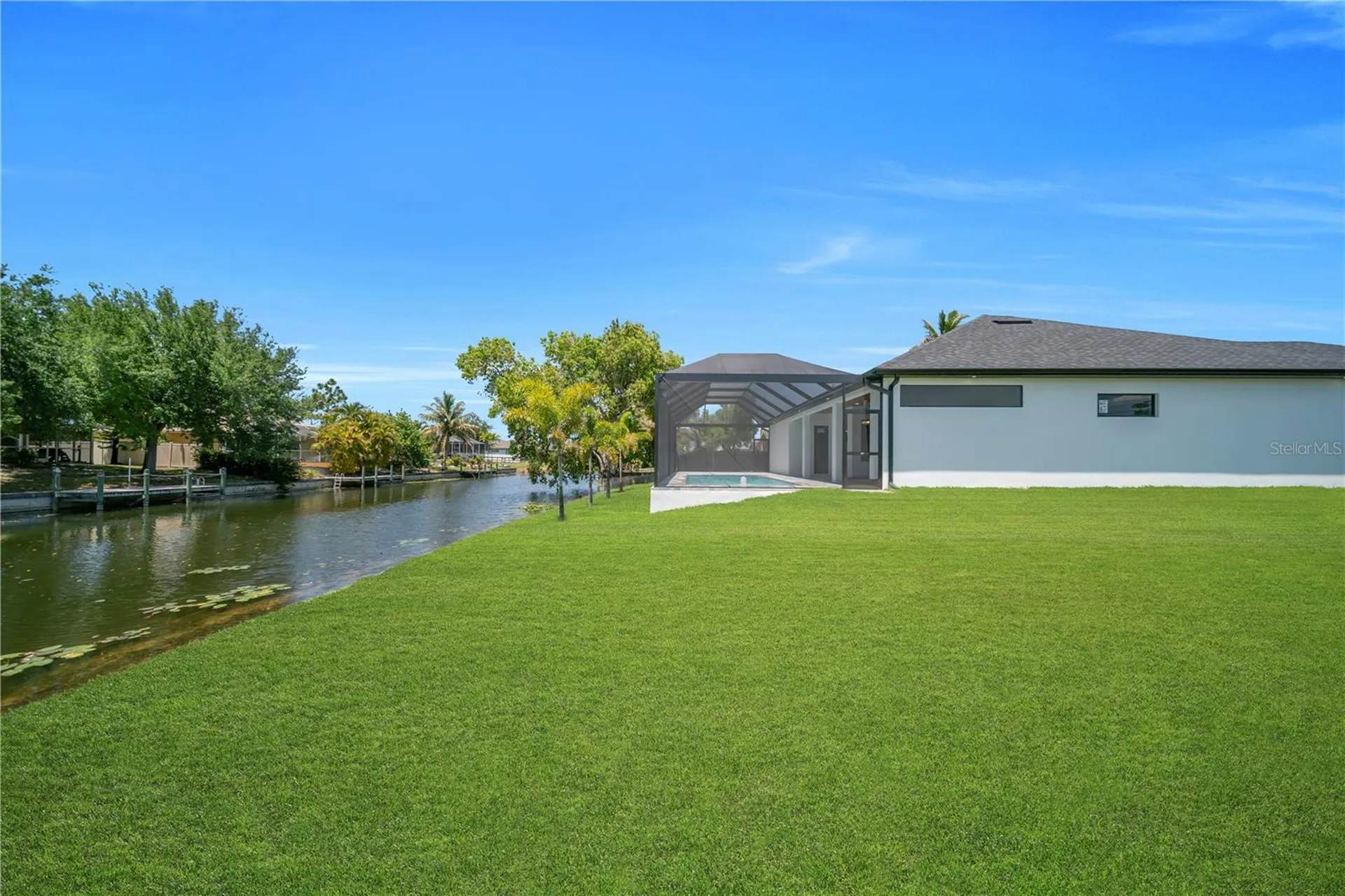 1114 SW 8th Place Cape Coral FL 33991