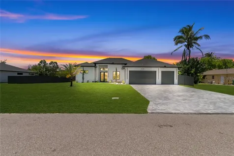1114 SW 8th Place Cape Coral FL 33991