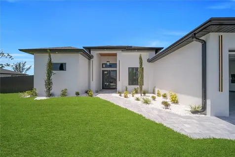 1114 SW 8th Place Cape Coral FL 33991