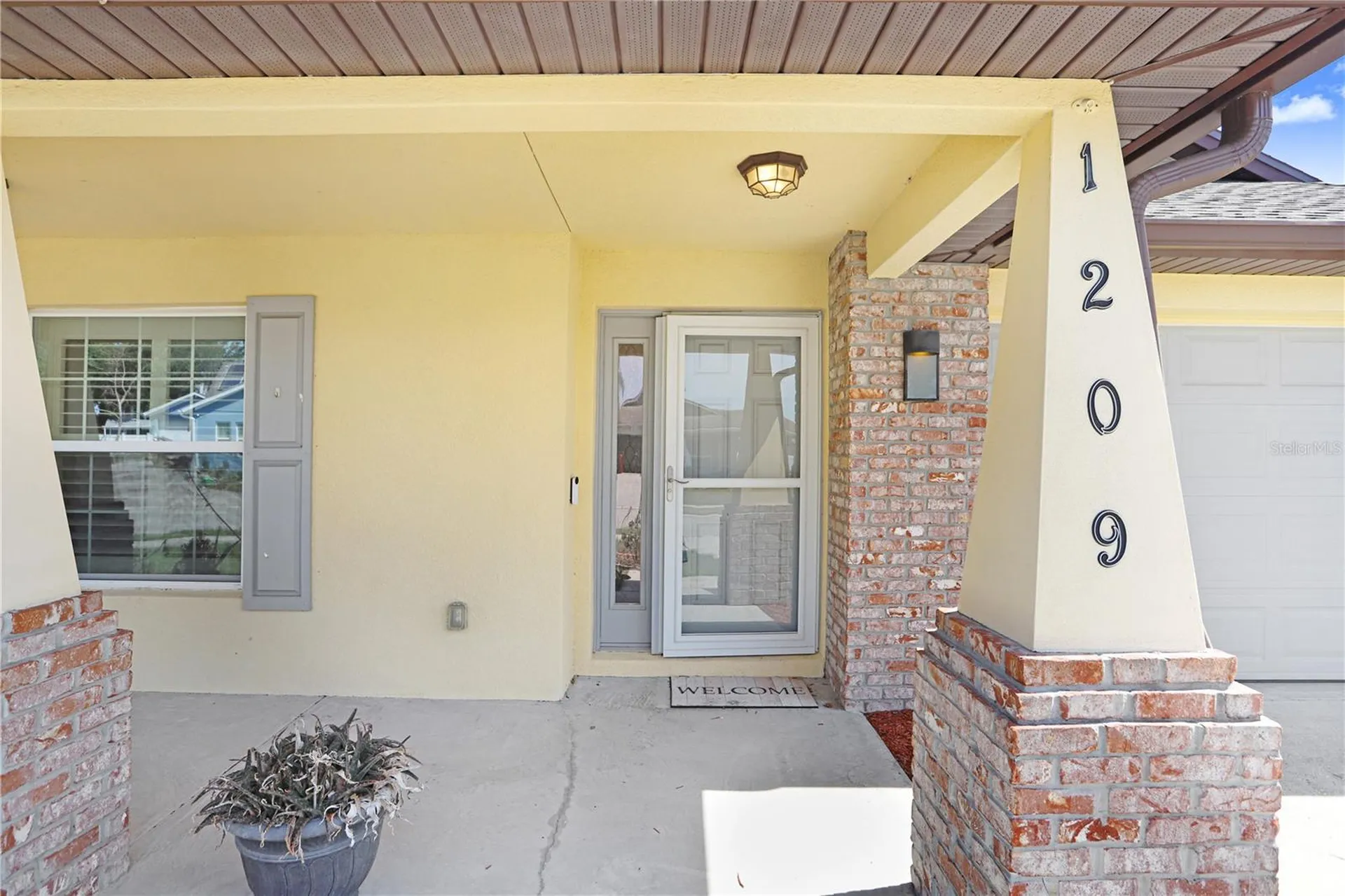 1209 Spotted Lilac Lane Plant City FL 33563