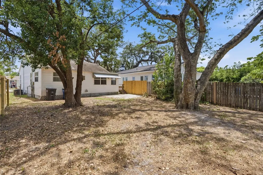 1262 Woodlawn Terrace Clearwater FL 33755