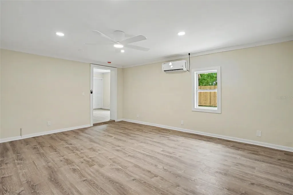 850 18th Avenue S St Petersburg FL 33705