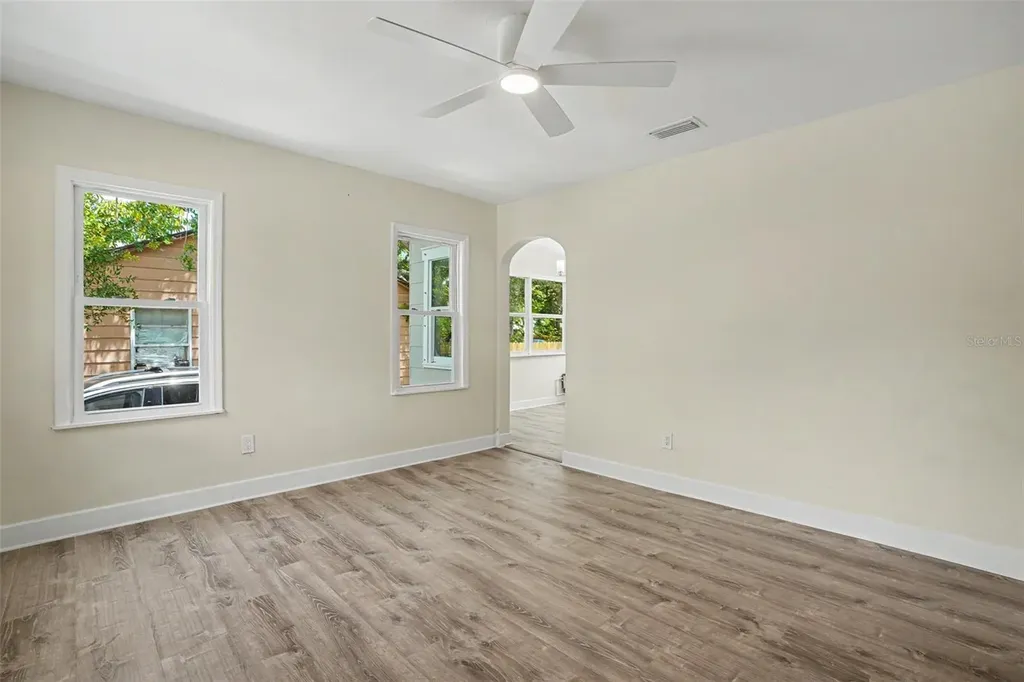 850 18th Avenue S St Petersburg FL 33705