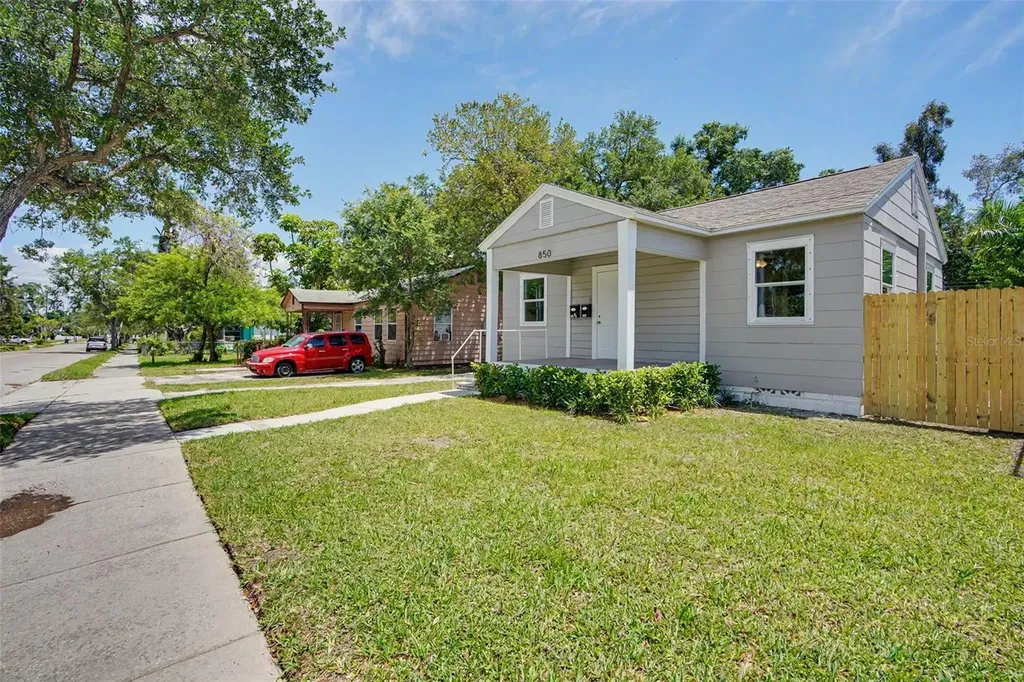 850 18th Avenue S St Petersburg FL 33705