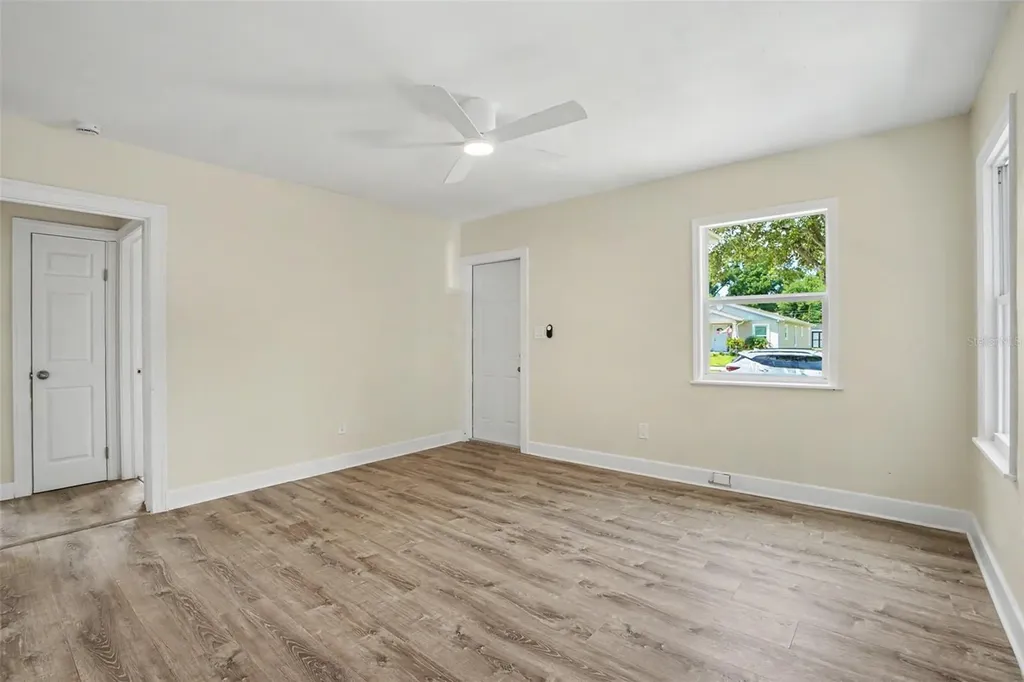 850 18th Avenue S St Petersburg FL 33705