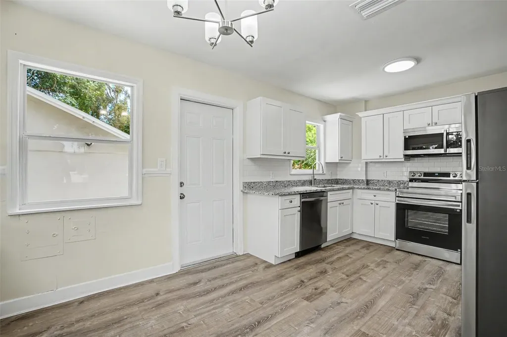 850 18th Avenue S St Petersburg FL 33705