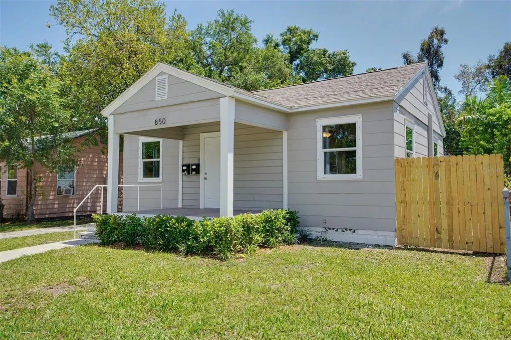 850 18th Avenue S St Petersburg FL 33705