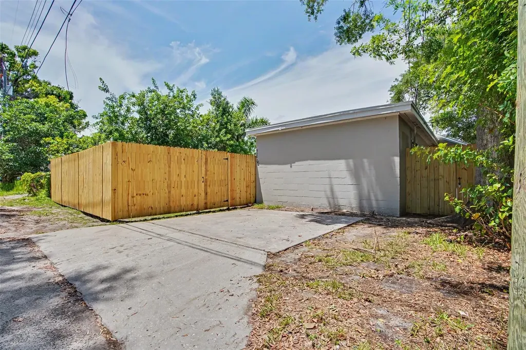 850 18th Avenue S St Petersburg FL 33705