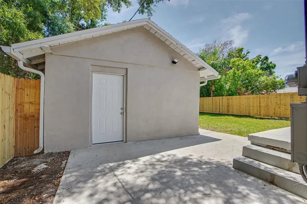 850 18th Avenue S St Petersburg FL 33705