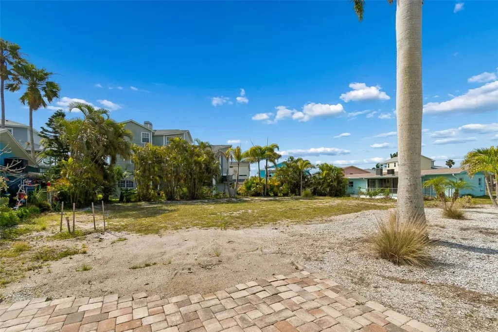 211 176th Terrace Drive E Redington Shores FL 33708