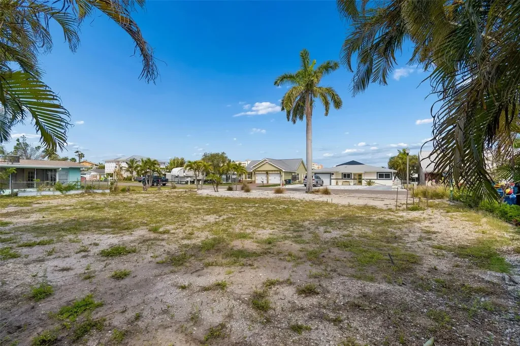 211 176th Terrace Drive E Redington Shores FL 33708
