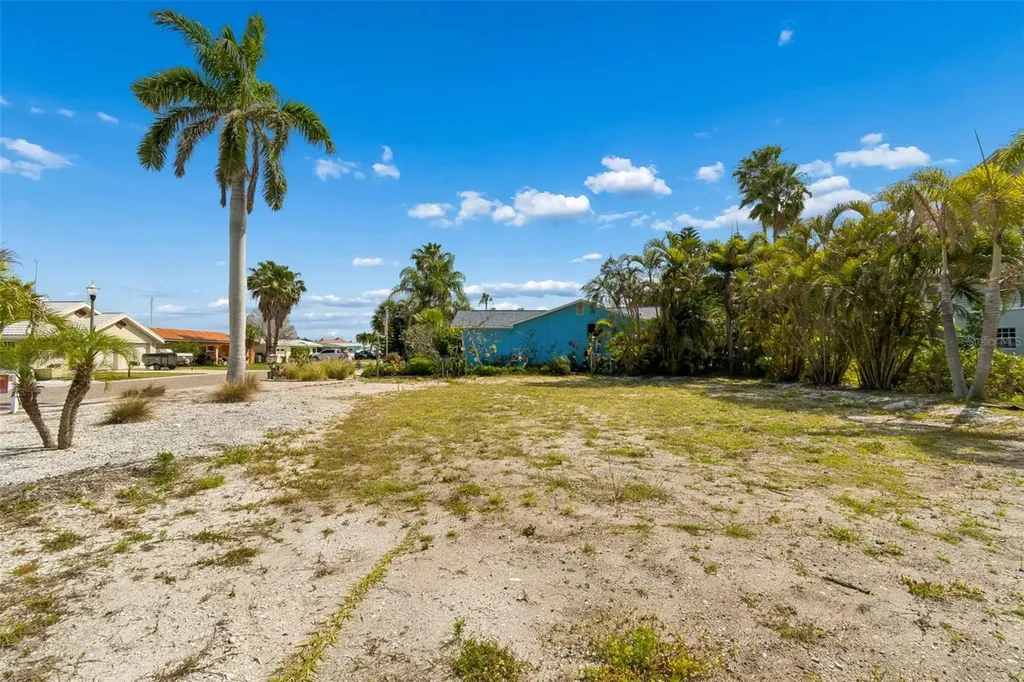 211 176th Terrace Drive E Redington Shores FL 33708