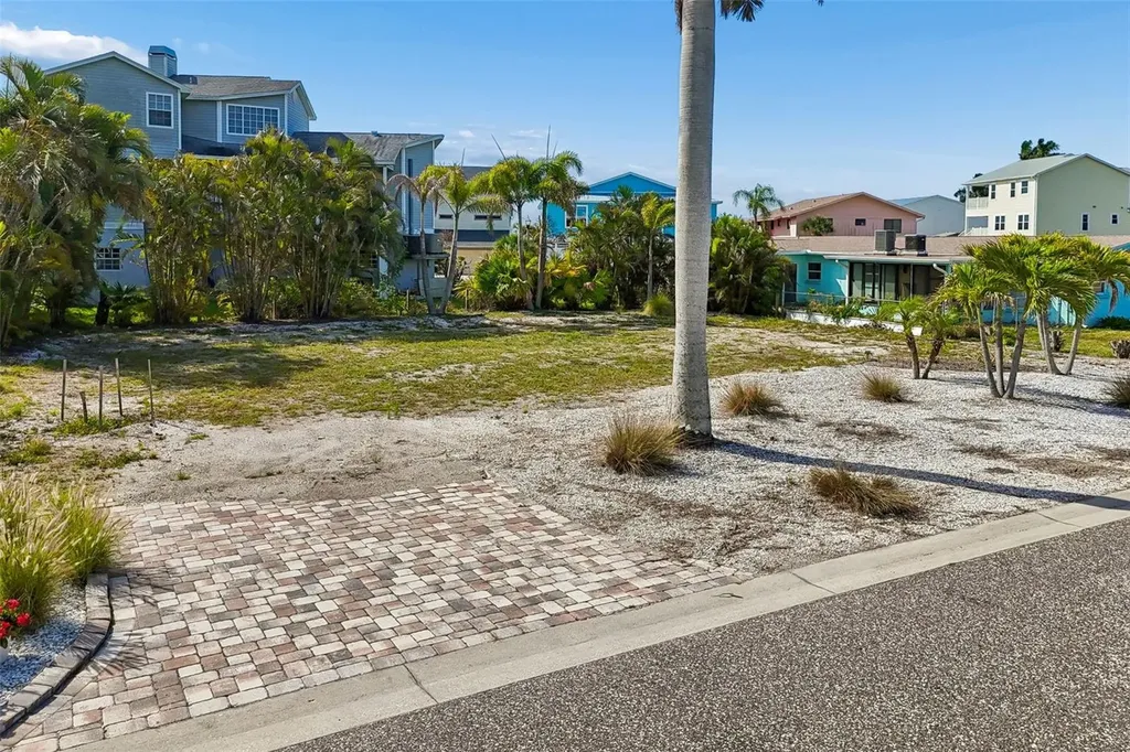 211 176th Terrace Drive E Redington Shores FL 33708