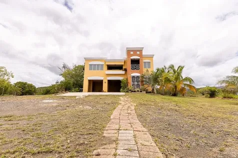706 Street Sectot La Julia Salinas PR 00751