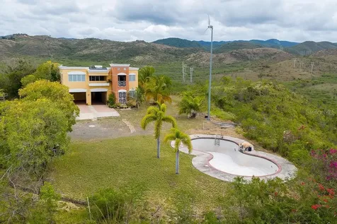 706 Street Sectot La Julia Salinas PR 00751