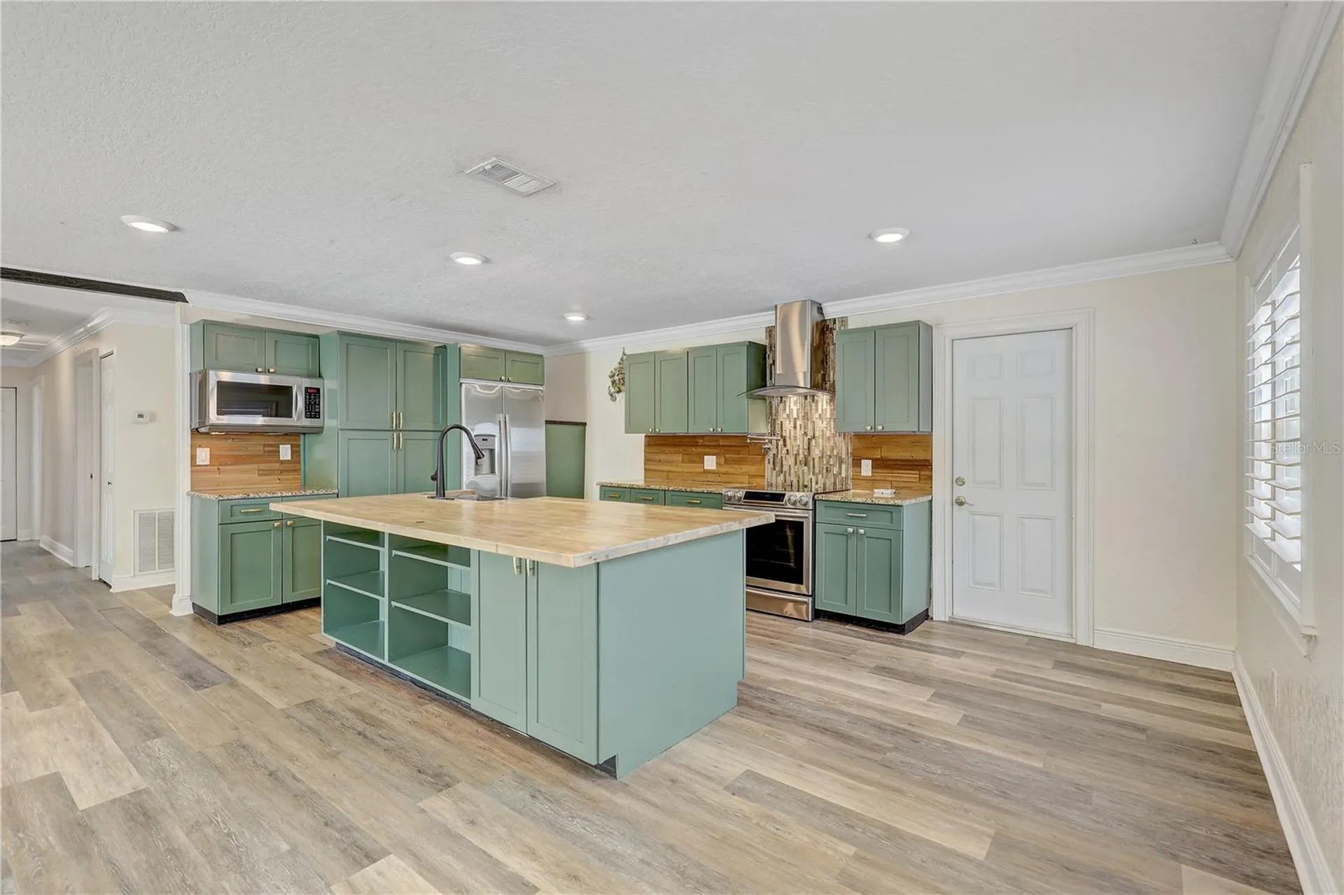 5909 71st Street N St Petersburg FL 33702