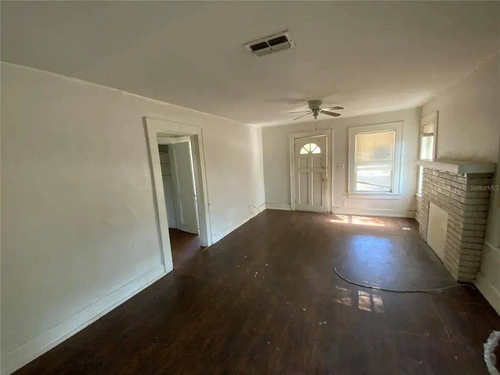 610 28th Avenue S St Petersburg FL 33705
