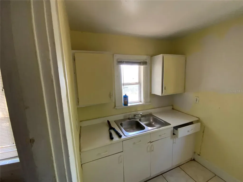 610 28th Avenue S St Petersburg FL 33705