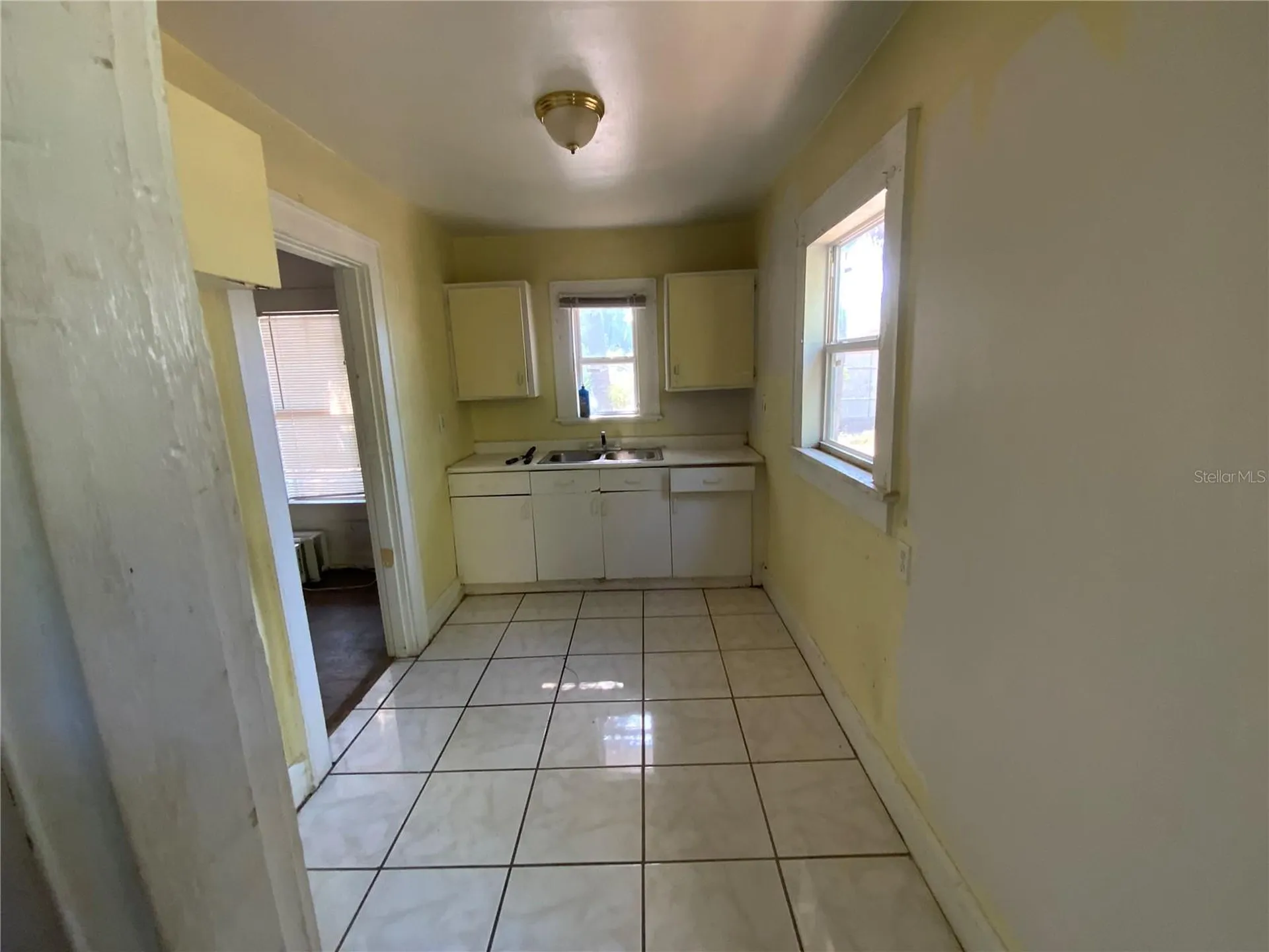 610 28th Avenue S St Petersburg FL 33705