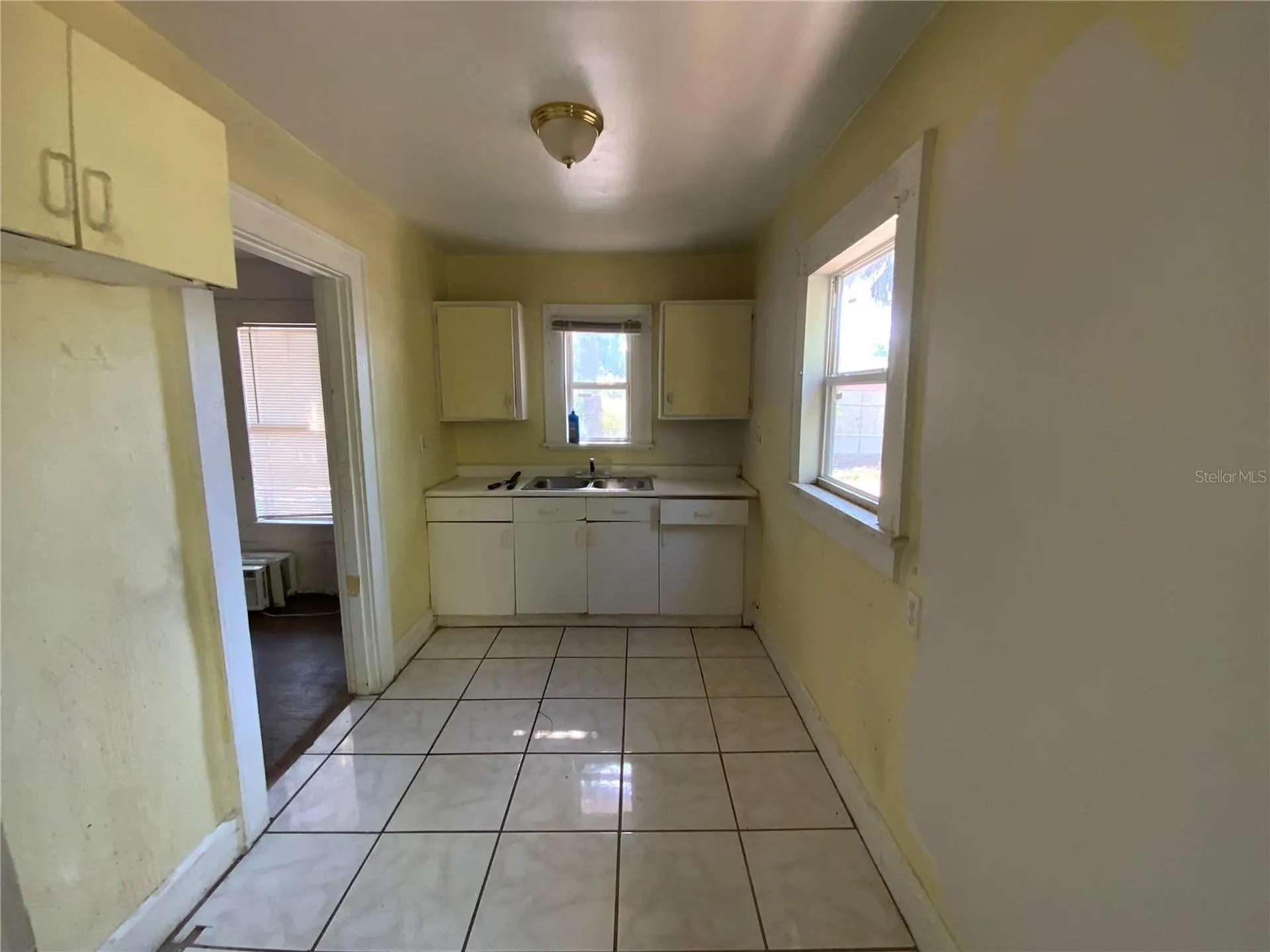 610 28th Avenue S St Petersburg FL 33705