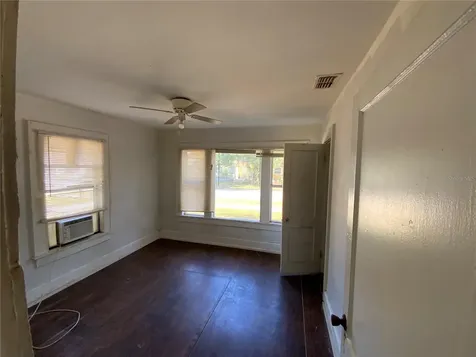 610 28th Avenue S St Petersburg FL 33705