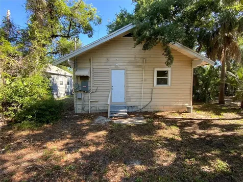 610 28th Avenue S St Petersburg FL 33705