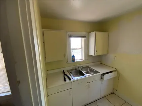 610 28th Avenue S St Petersburg FL 33705
