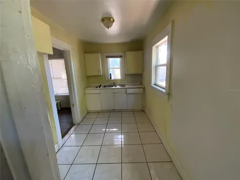 610 28th Avenue S St Petersburg FL 33705