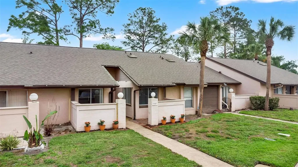 5807 Red Dahlia Court Orlando FL 32807