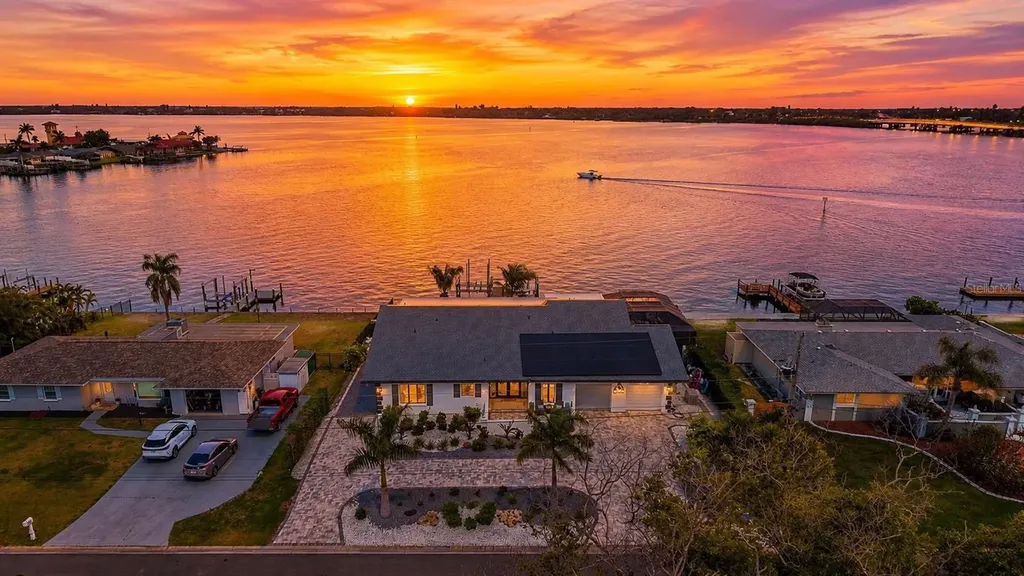 5207 Bay State Road Palmetto FL 34221