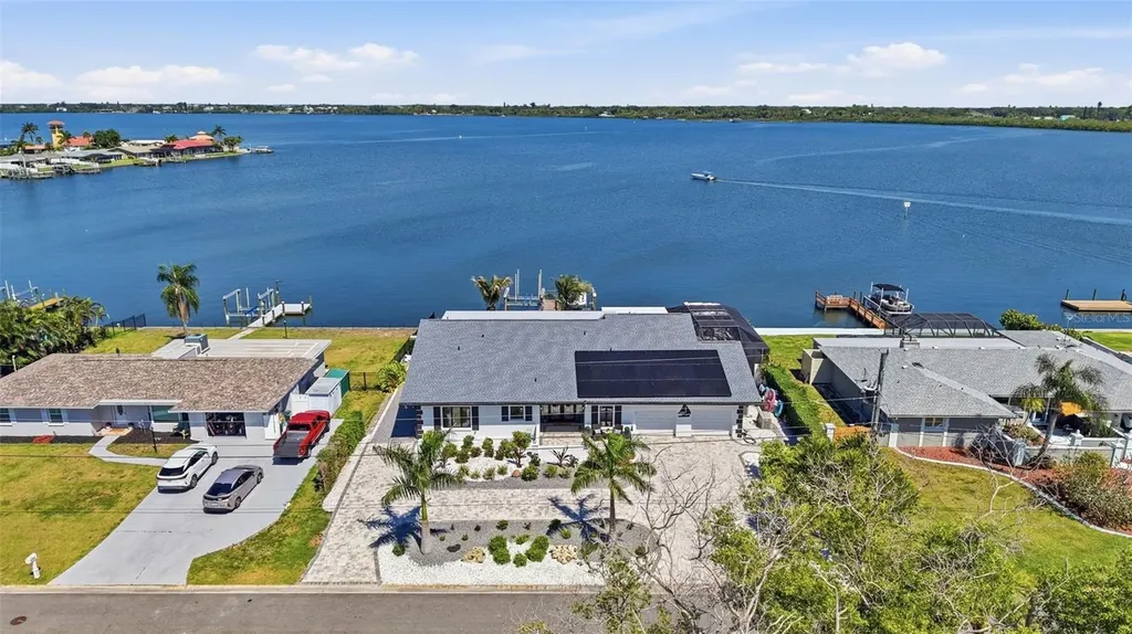 5207 Bay State Road Palmetto FL 34221