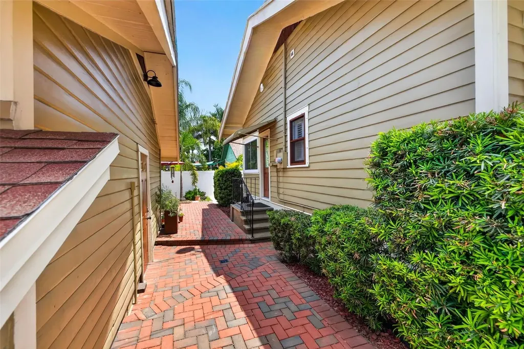 2845 7th Avenue N St Petersburg FL 33713