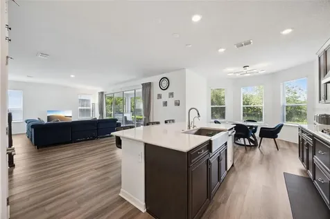 1168 Pando Loop Orlando FL 32824