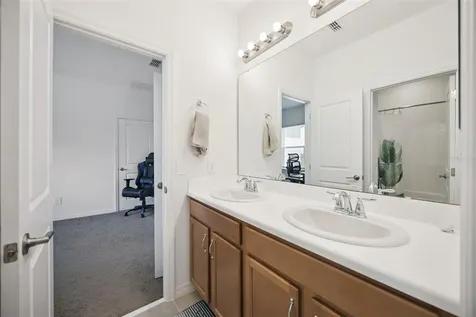 1168 Pando Loop Orlando FL 32824