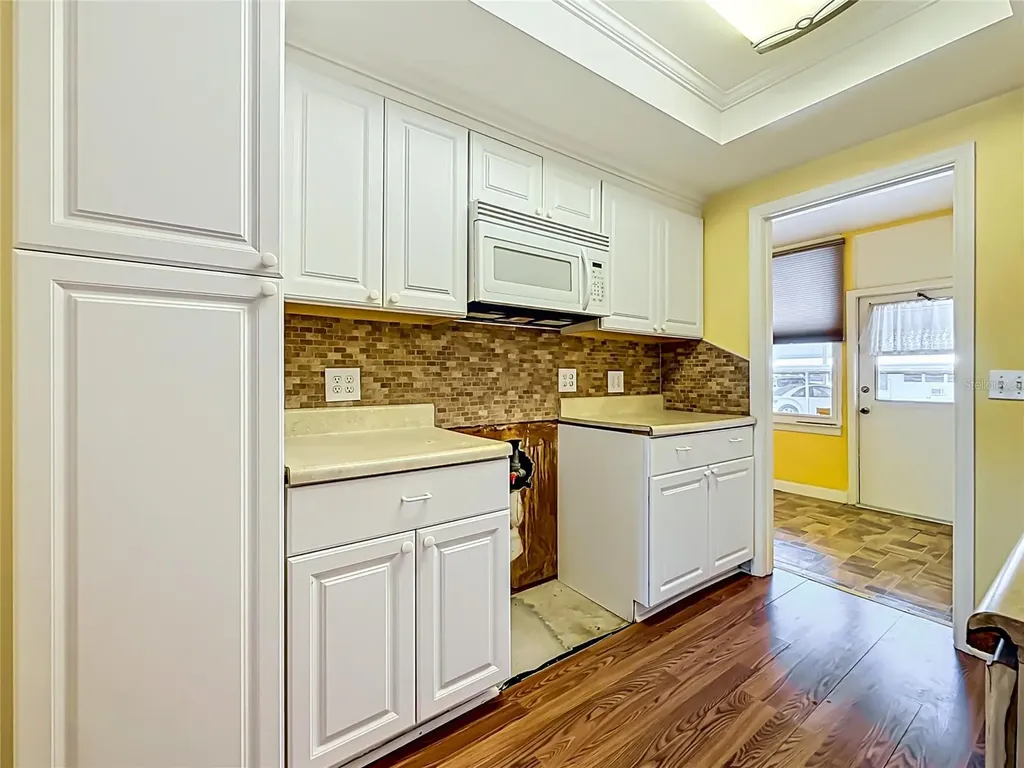 1900 59th Avenue N St Petersburg FL 33714