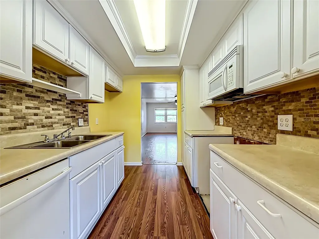 1900 59th Avenue N St Petersburg FL 33714