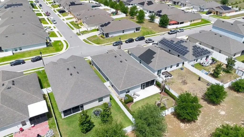 391 Pinecrest Loop Davenport FL 33837