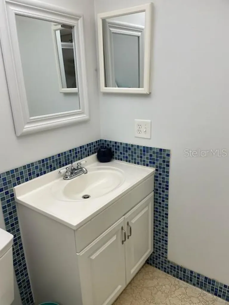 93 Saxony Delray Beach FL 33446