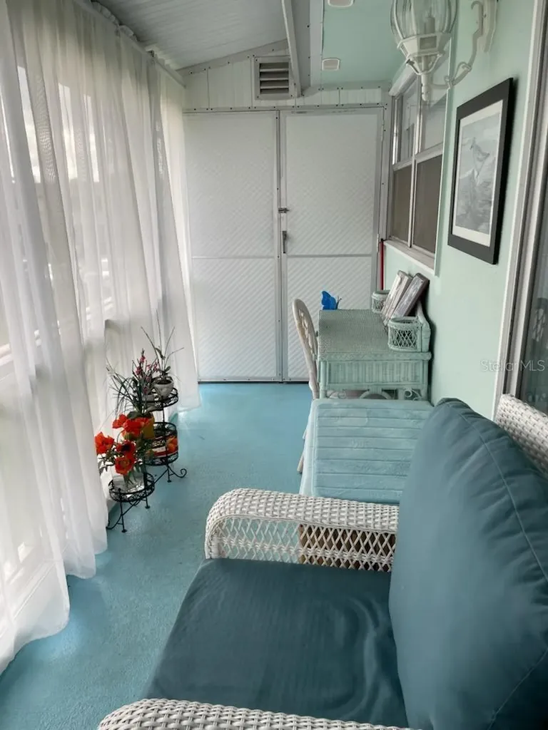93 Saxony Delray Beach FL 33446