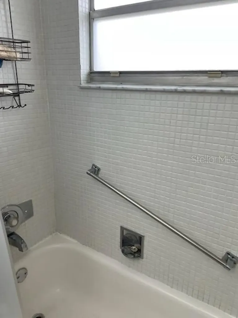 93 Saxony Delray Beach FL 33446
