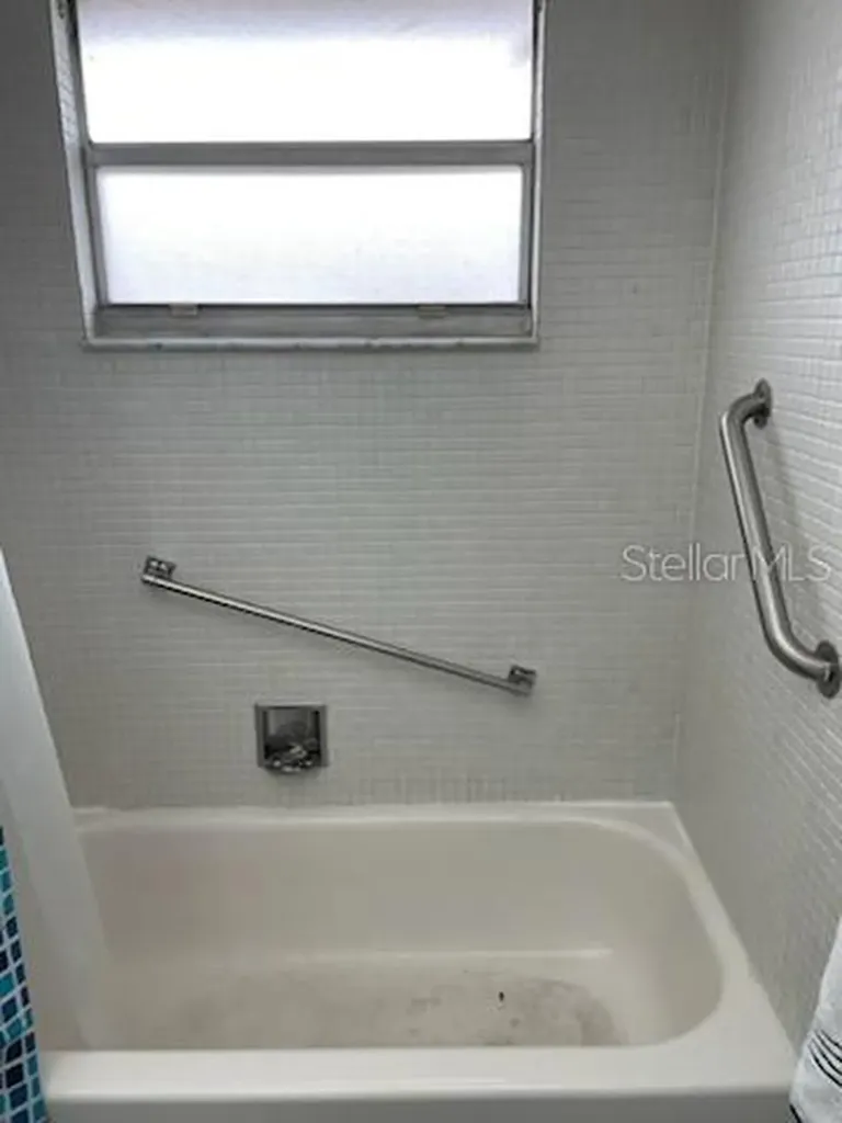 93 Saxony Delray Beach FL 33446