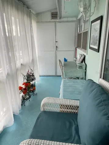 93 Saxony Delray Beach FL 33446