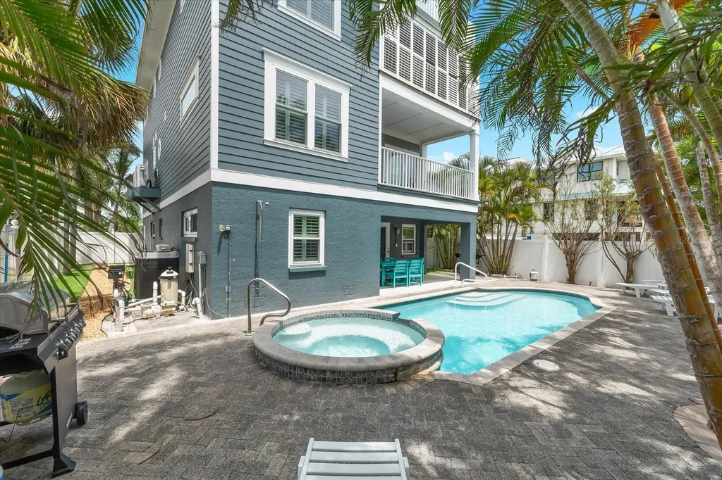 2300 Avenue B Bradenton Beach FL 34217