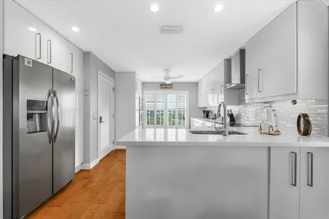 2300 Avenue B Bradenton Beach FL 34217